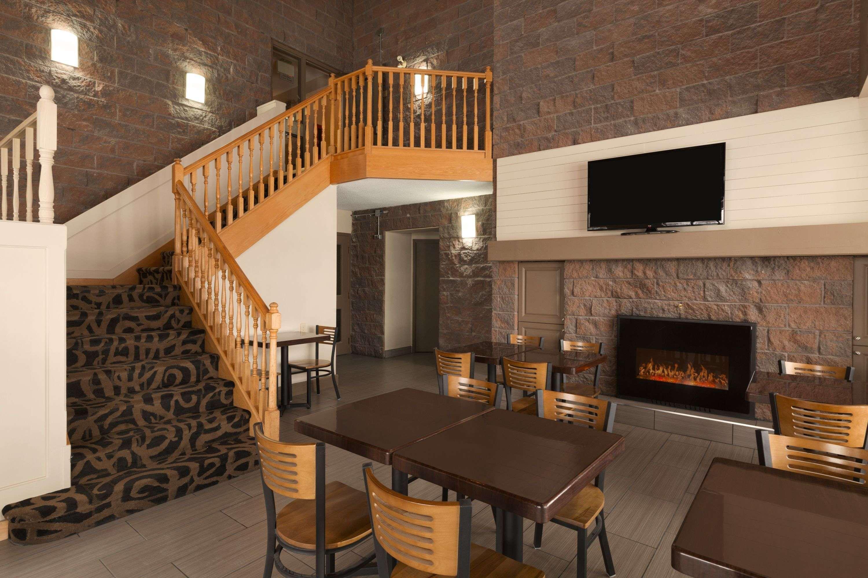 Hotel Super 8 By Wyndham Timmins On Exterior foto