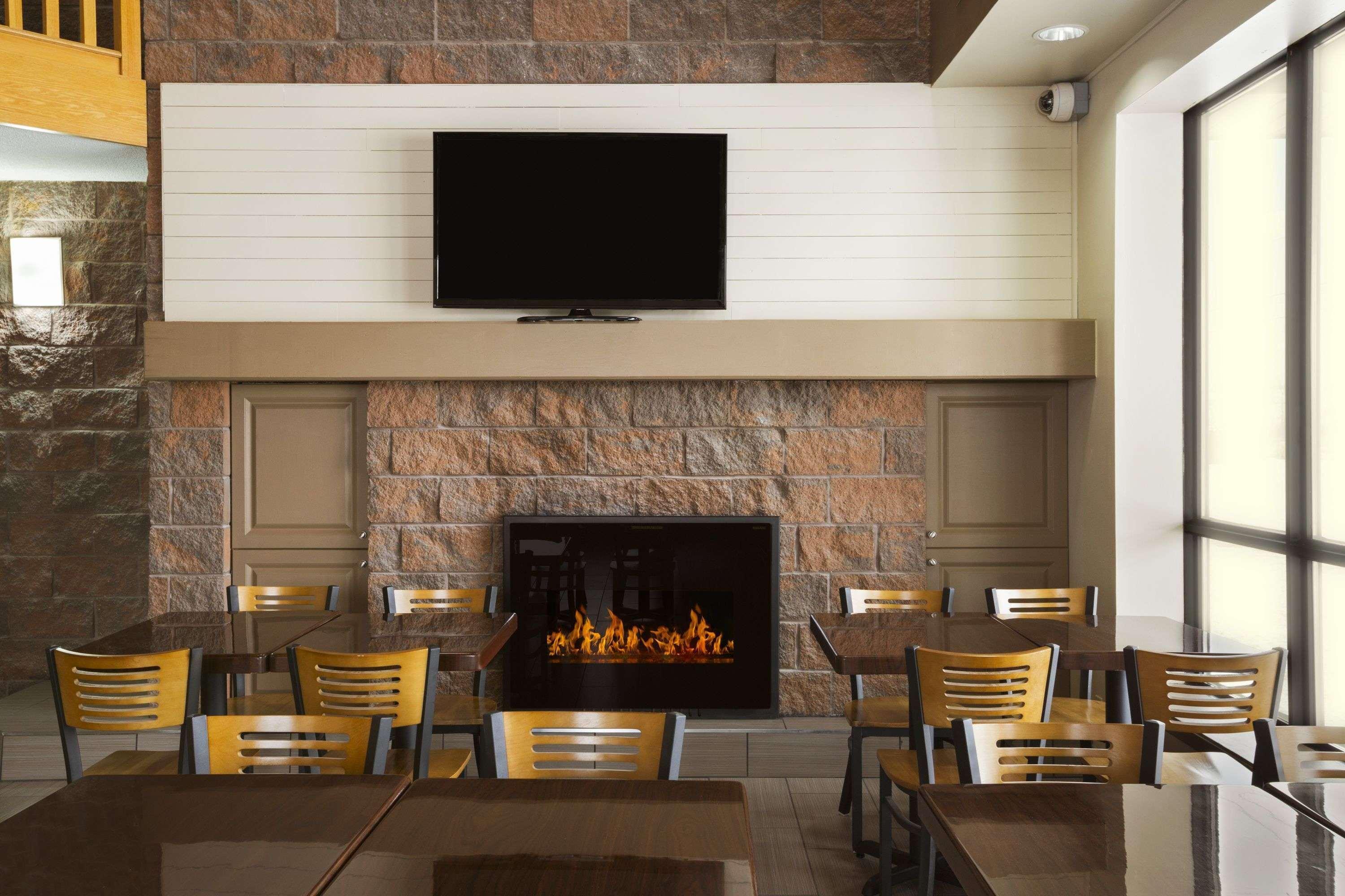 Hotel Super 8 By Wyndham Timmins On Exterior foto